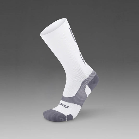 2XU Vectr Socks | Light Cushion | Crew Length | White / Grey