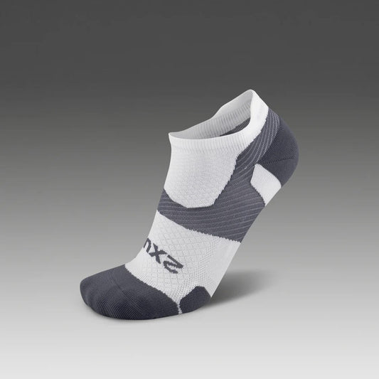 2XU Vectr Socks | Light Cushion | No Show | White / Grey