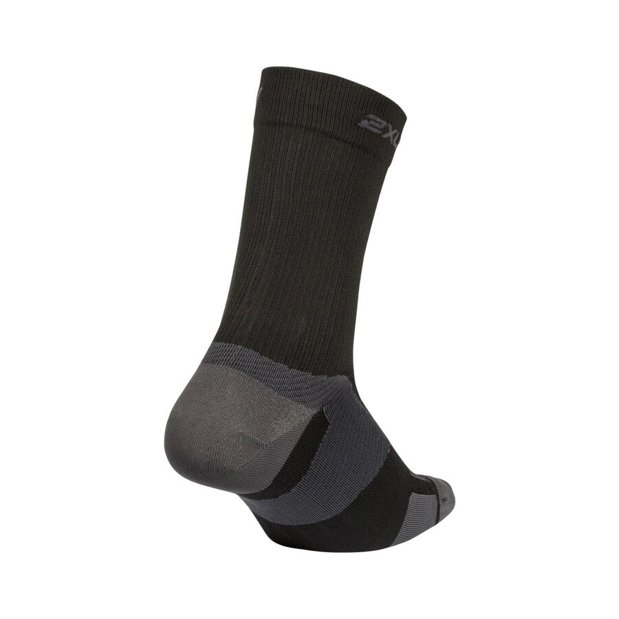 2XU Vectr Socks | Light Cushion | Crew Length | Black / Titanium