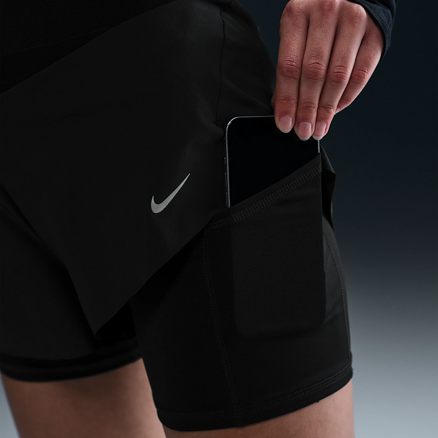 Nike Swift 2-in-1 Shorts | Black / Reflective Silver | Womens